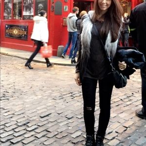 Elegant & Stylish - Faux Fur Vest